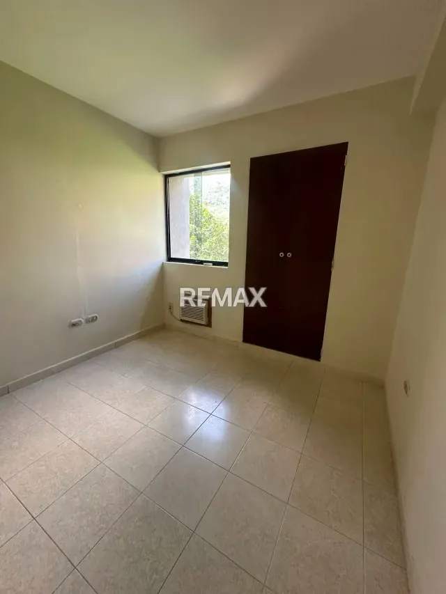 EN VENTA APARTAMENTO EN RES. AGUA MIEL URB LA TRIGALEÑA ALTA - 11