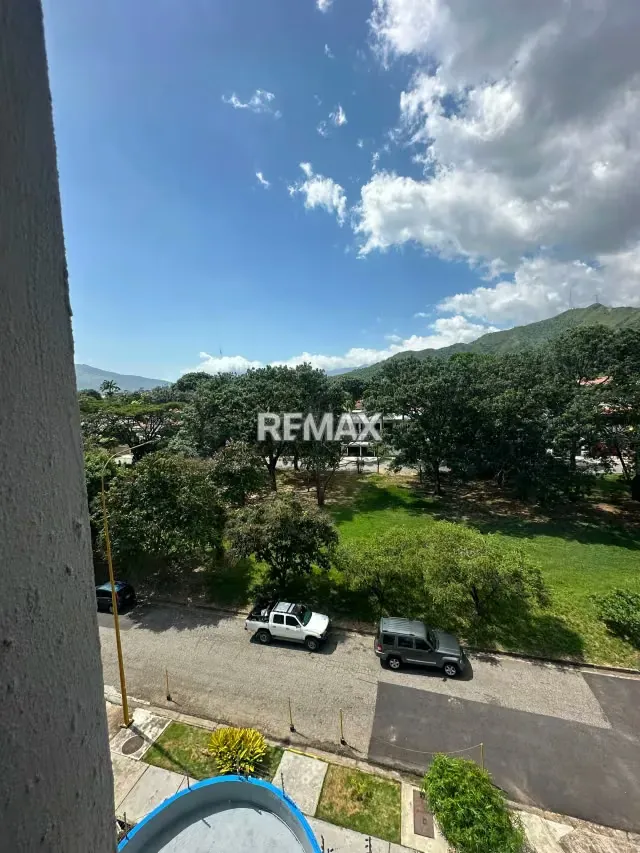 EN VENTA APARTAMENTO EN RES. AGUA MIEL URB LA TRIGALEÑA ALTA - 16