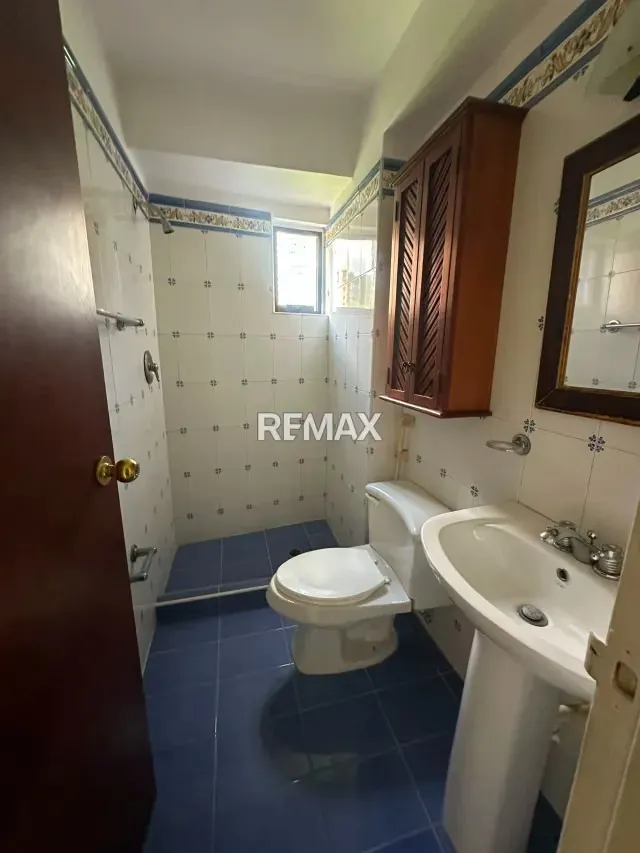 EN VENTA APARTAMENTO EN RES. AGUA MIEL URB LA TRIGALEÑA ALTA - 17