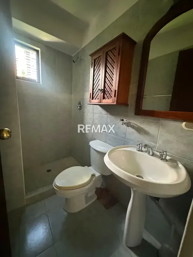 EN VENTA APARTAMENTO EN RES. AGUA MIEL URB LA TRIGALEÑA ALTA - 18