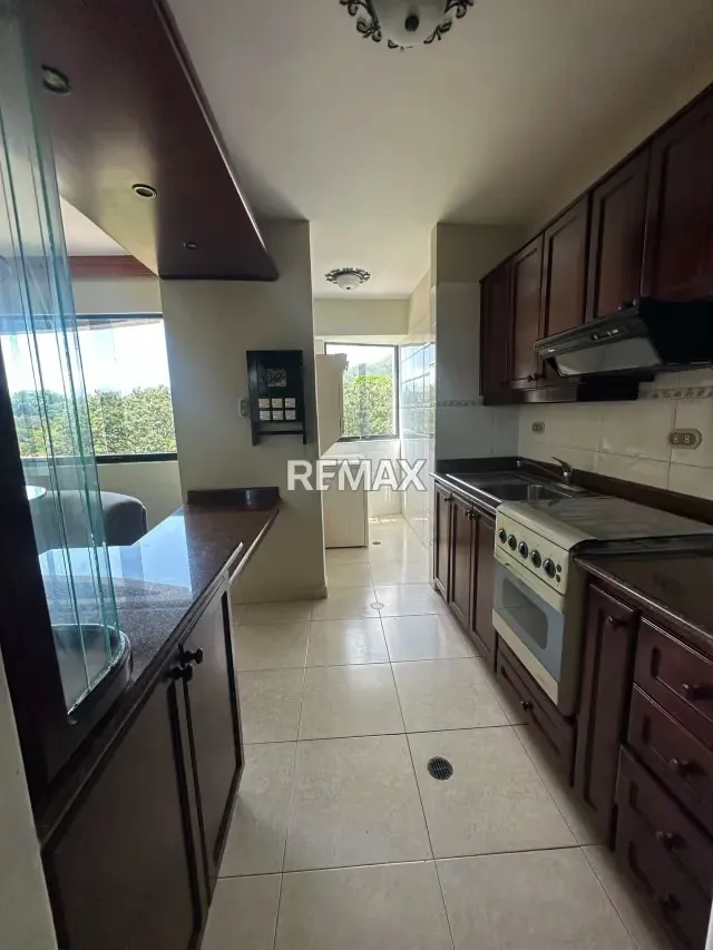 EN VENTA APARTAMENTO EN RES. AGUA MIEL URB LA TRIGALEÑA ALTA - 8