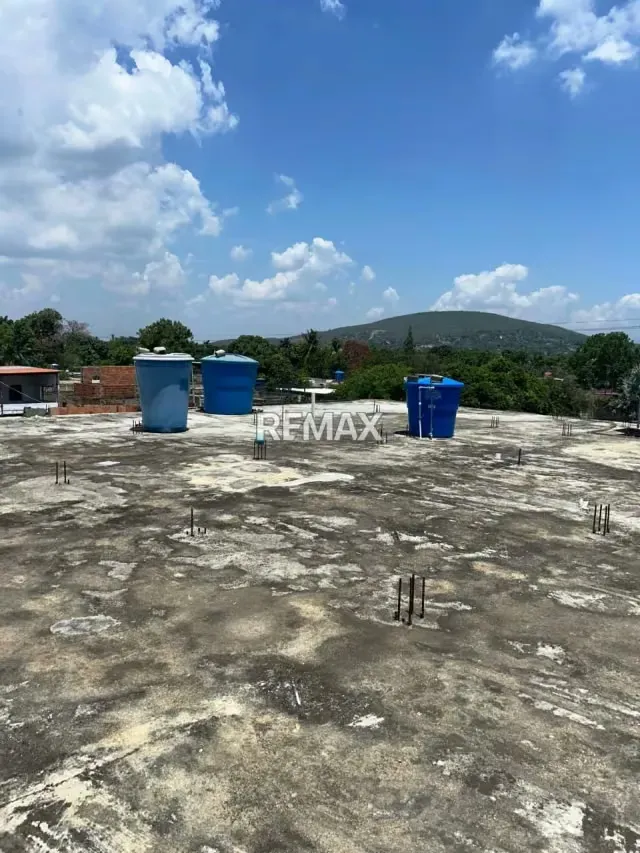 En Venta Edificio Residencial y Comercial en la zona Norte, Sector Sabana Grande - 8