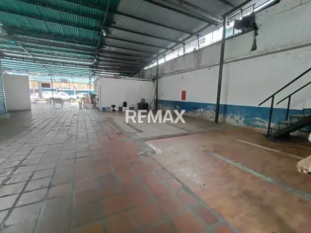 ALQUILO AMPLIO LOCAL EN MAÑONGO OPORTUNIDAD UNICA