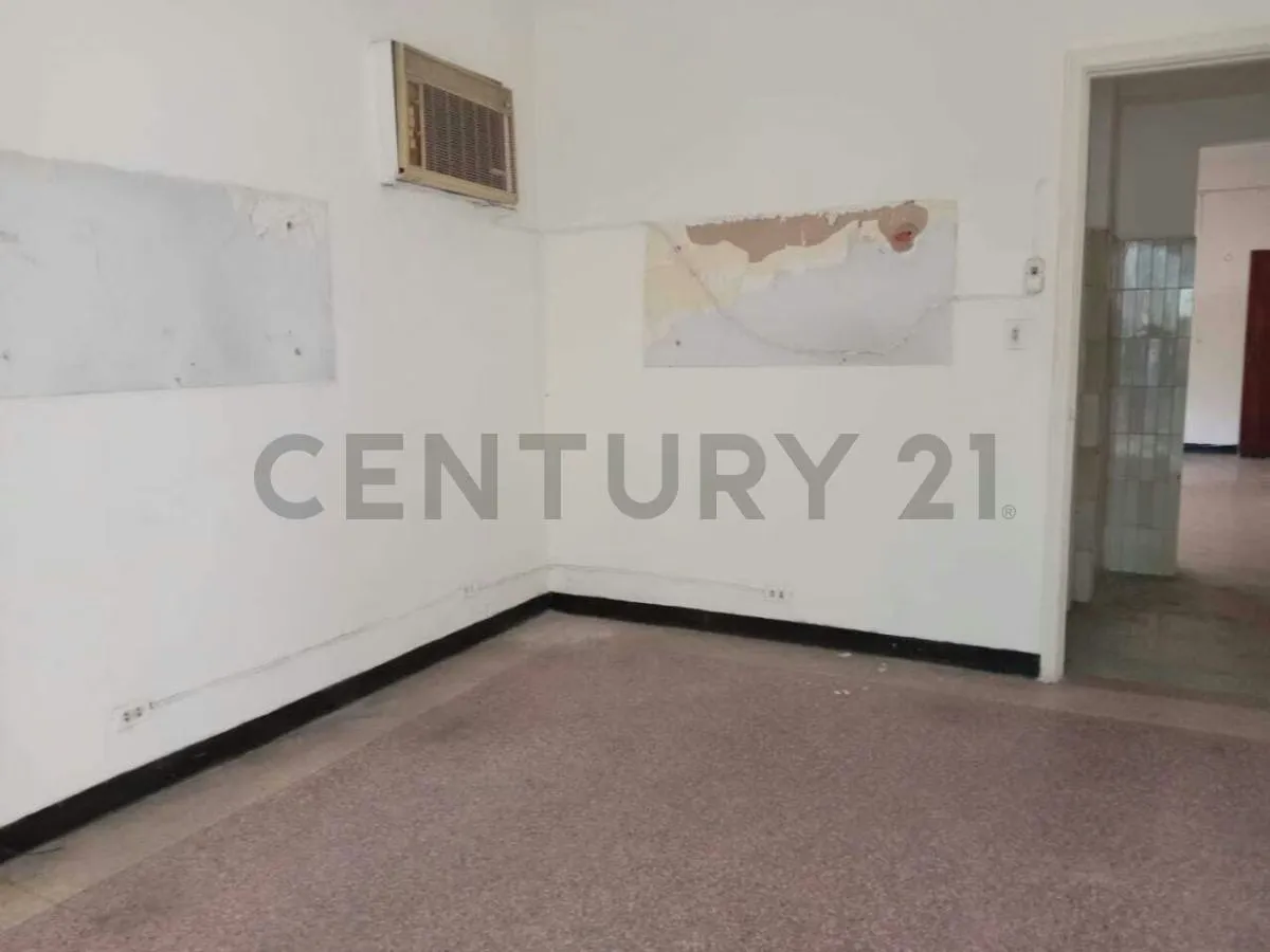 VENTA OFICINA EN CHACAO ZT - 4