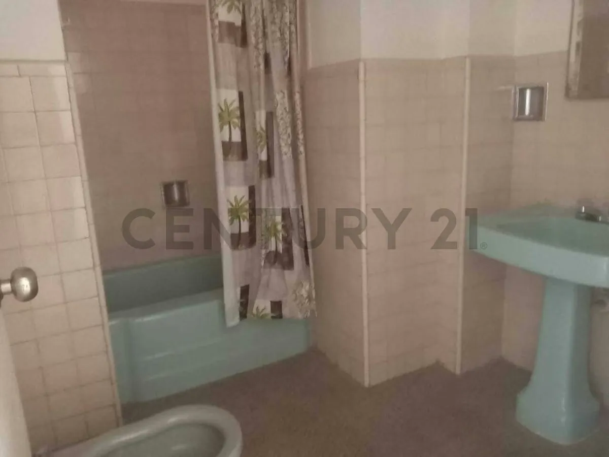 VENTA OFICINA EN CHACAO ZT - 7