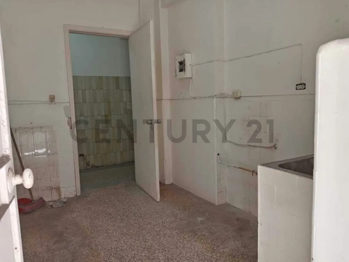 VENTA OFICINA EN CHACAO ZT - 10