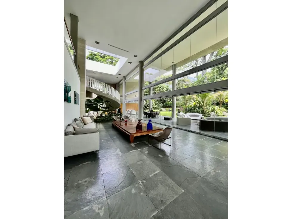 Se vende casa 2400m2 Country Club 4740 - 18