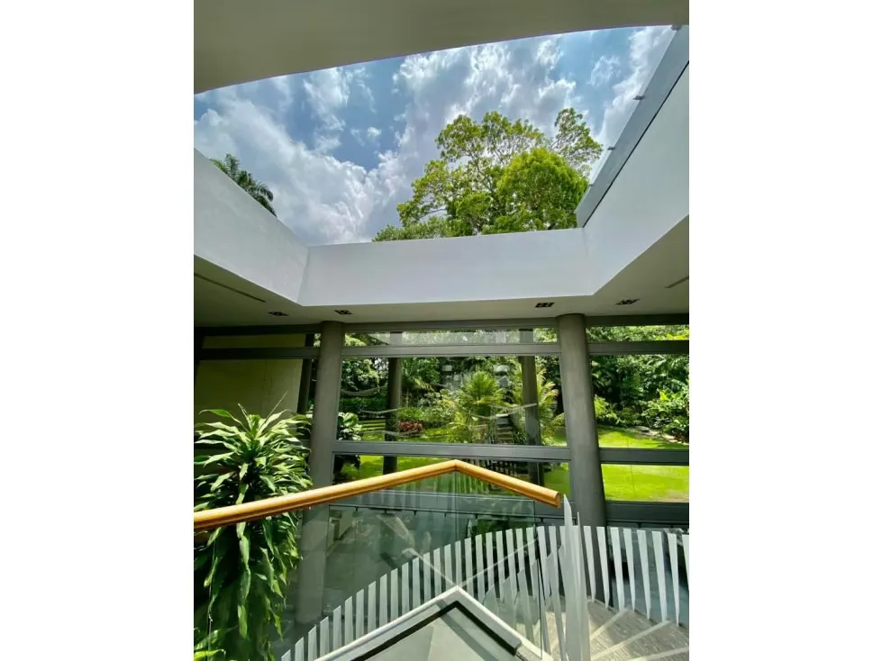 Se vende casa 2400m2 Country Club 4740 - 5
