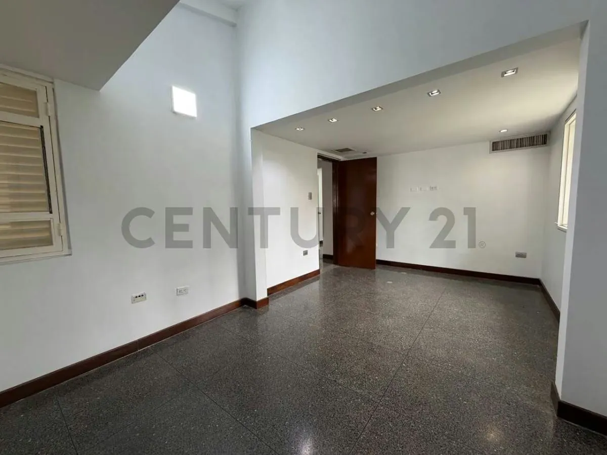 Extraordinaria Oficina en Alquiler en Las Mercedes, Baruta - 4