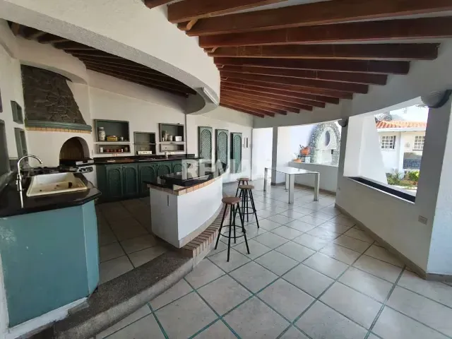 QUINTA EN LA URB. SANTA ELENA CON PISCINA - 14
