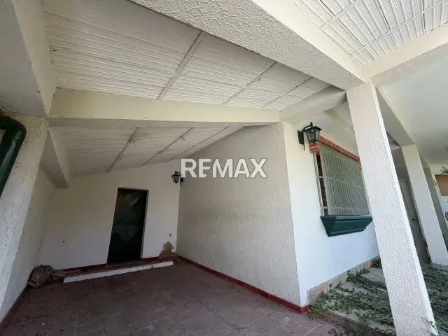 Casa a Remodelar en El Bosque, calle cerrada con doble vigilancia - 2