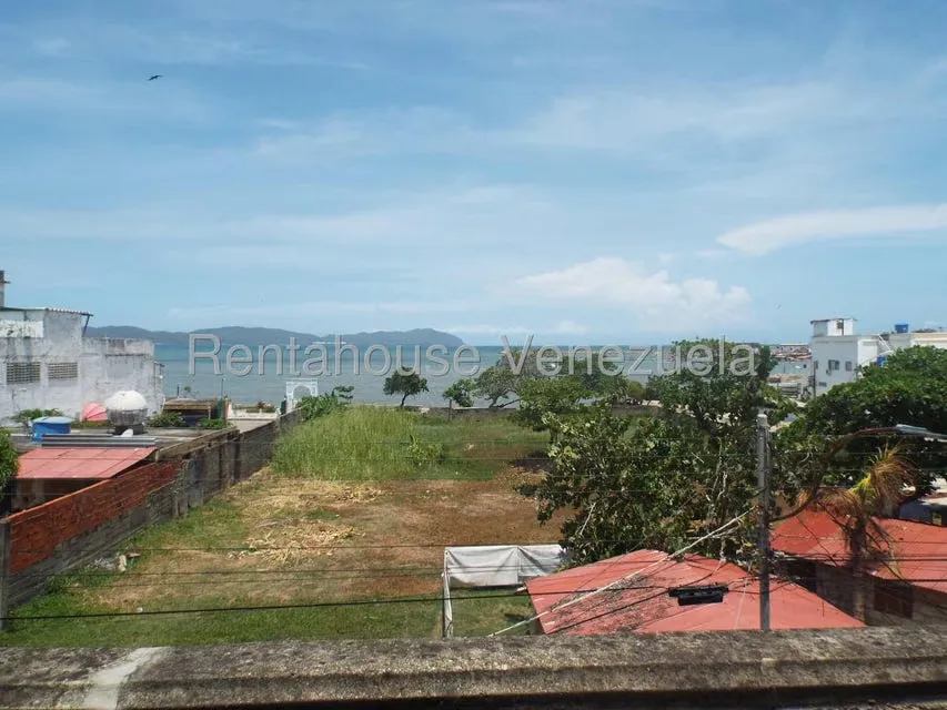 Edificio en Venta en Higuerote, Miranda - 24