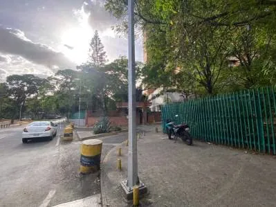 Venta de Local Comercial en Plaza Venezuela - 4