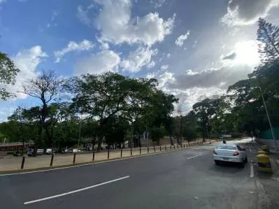 Venta de Local Comercial en Plaza Venezuela - 5
