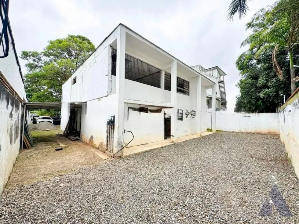 Vendo local/casa-comercial 364m2 Chuao 8531 - 2