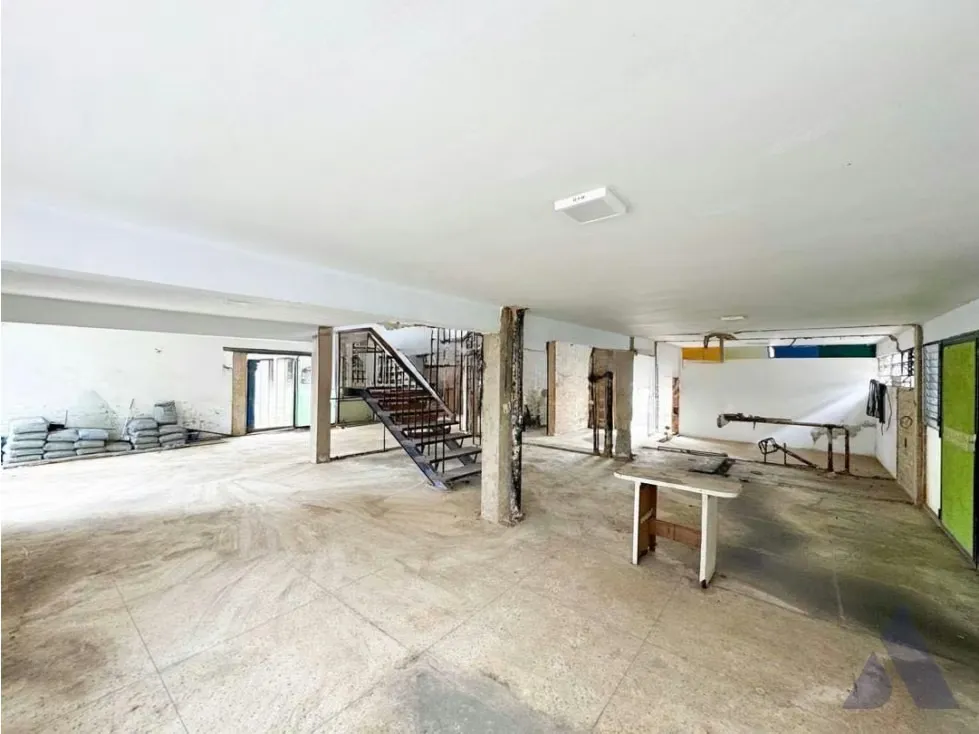 Vendo local/casa-comercial 364m2 Chuao 8531 - 12