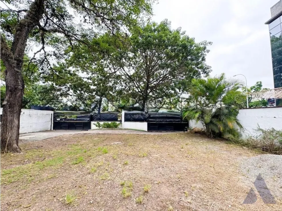 Vendo local/casa-comercial 364m2 Chuao 8531 - 4