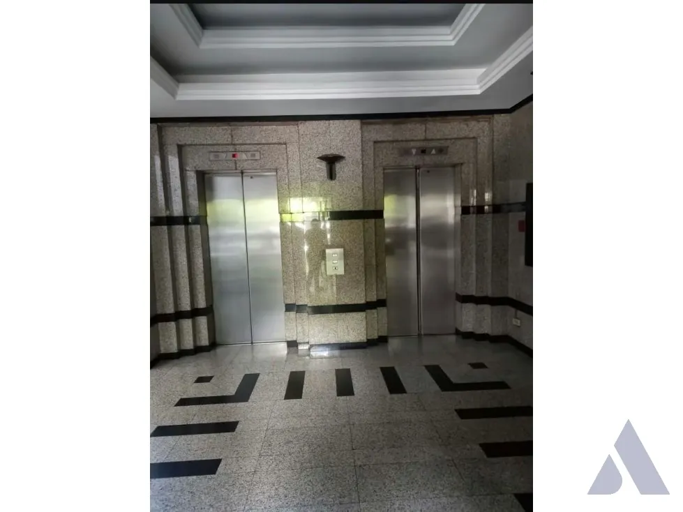 Alquilo oficina 190m2 El Rosal 9531