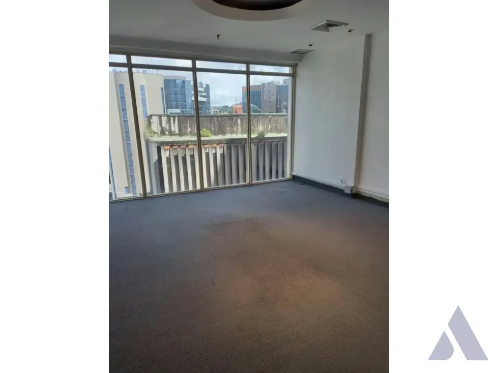 Alquilo oficina 190m2 El Rosal 9531 - 4