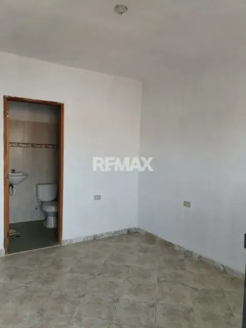 Se Vende Casa Comercial a Estrenar de 2 Niveles - 4