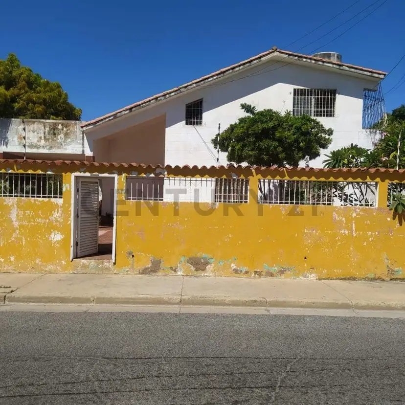 Casa quinta de dos plantas.