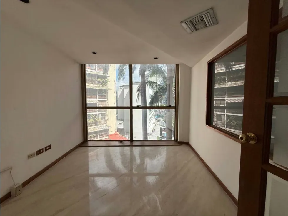 Se vende edificio 3231m2 Bello Monte - 2