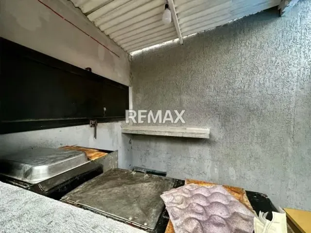 CASA EN VENTA CON LOCAL, EXCELENTE UBICACI´ÓN EN PAMPATAR - ISLA DE MARGARITA - 4