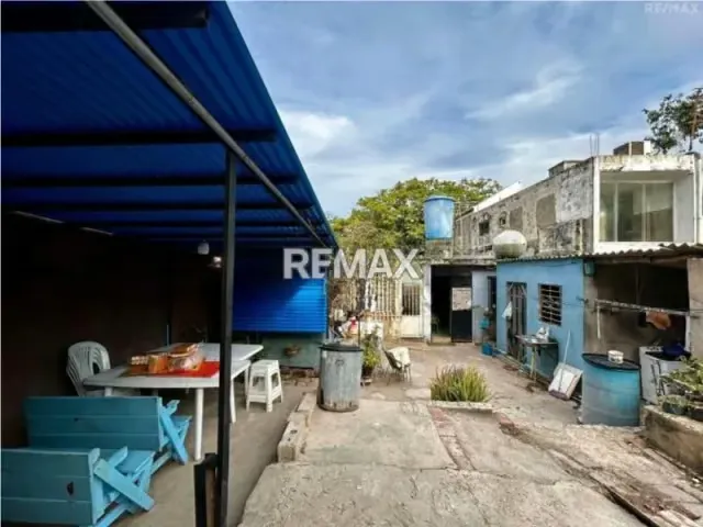 CASA EN VENTA CON LOCAL, EXCELENTE UBICACI´ÓN EN PAMPATAR - ISLA DE MARGARITA - 9