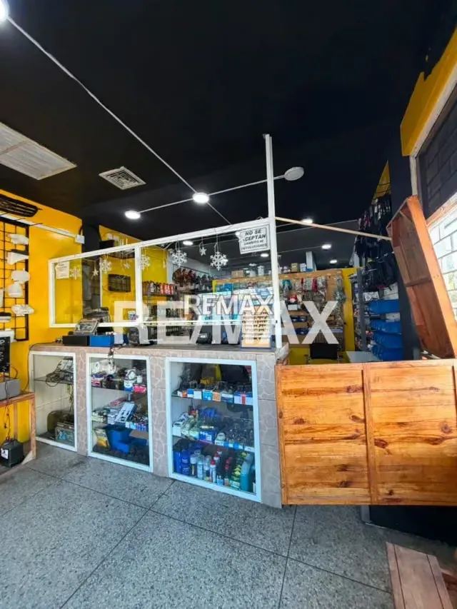 Venta de Punto Comercial, Venta de Repuesto, Ubicado en Sierra Maestra. - 5