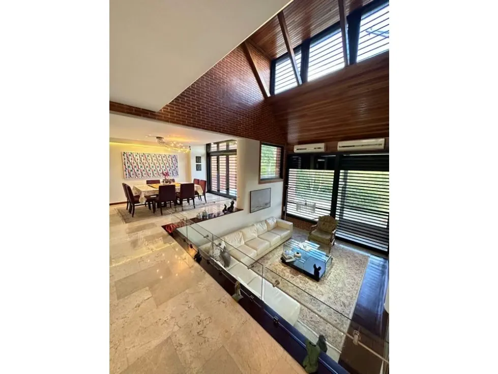 CASA EN VENTA 827 M2 - URB. COLINAS DE TAMANACO