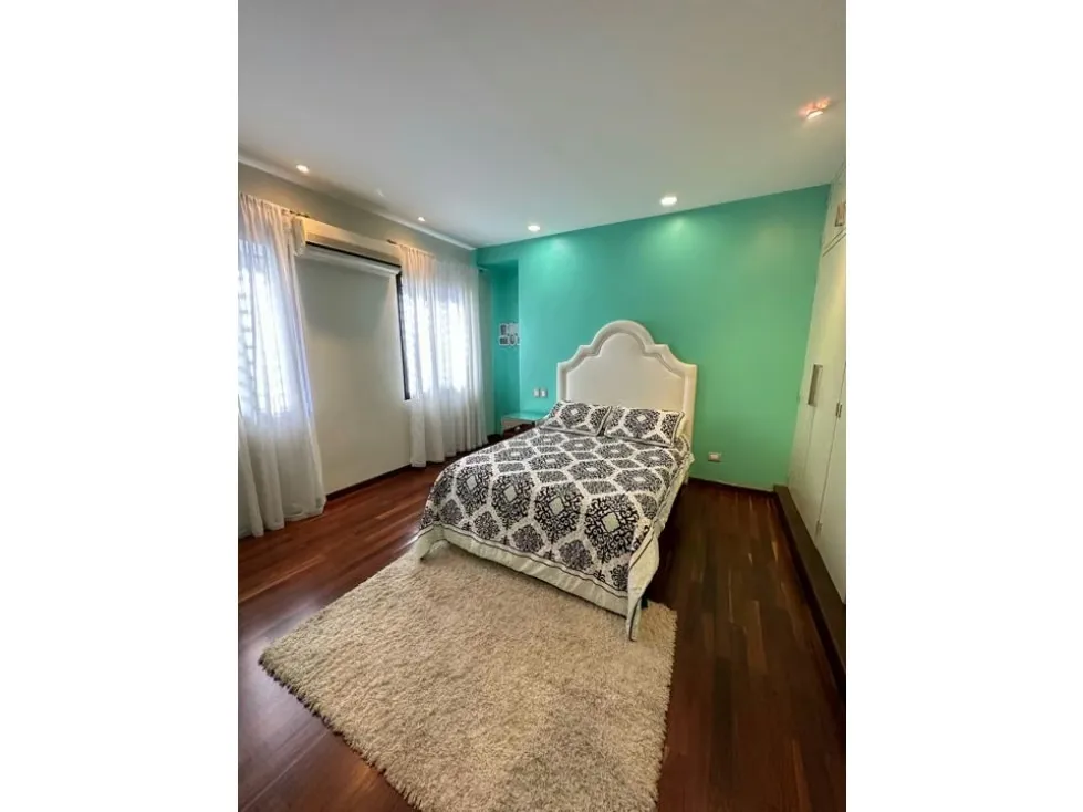 CASA EN VENTA 827 M2 - URB. COLINAS DE TAMANACO - 11