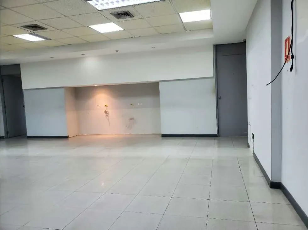 Alquilo local comercial 87m2 La Castellana 4656 - 3