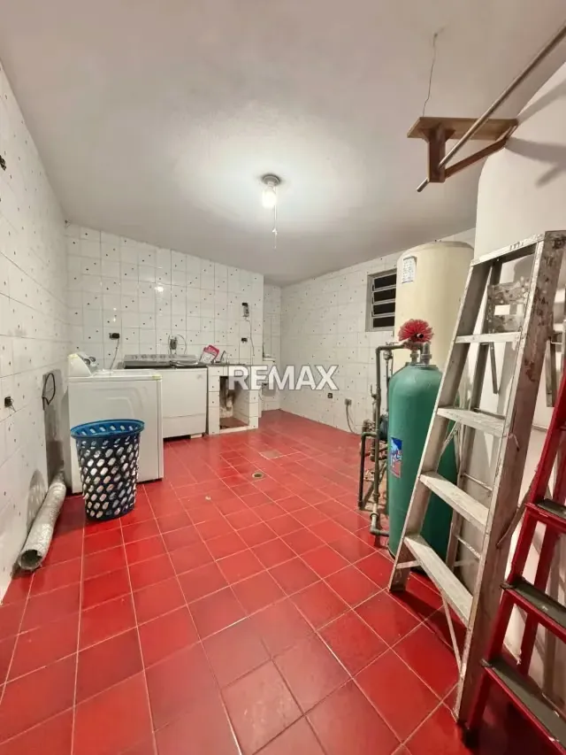 Venta de Casa de dos Niveles en Las Chimeneas Valencia Calle abierta - 17