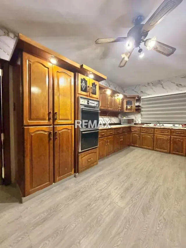 Venta de Casa de dos Niveles en Las Chimeneas Valencia Calle abierta - 4