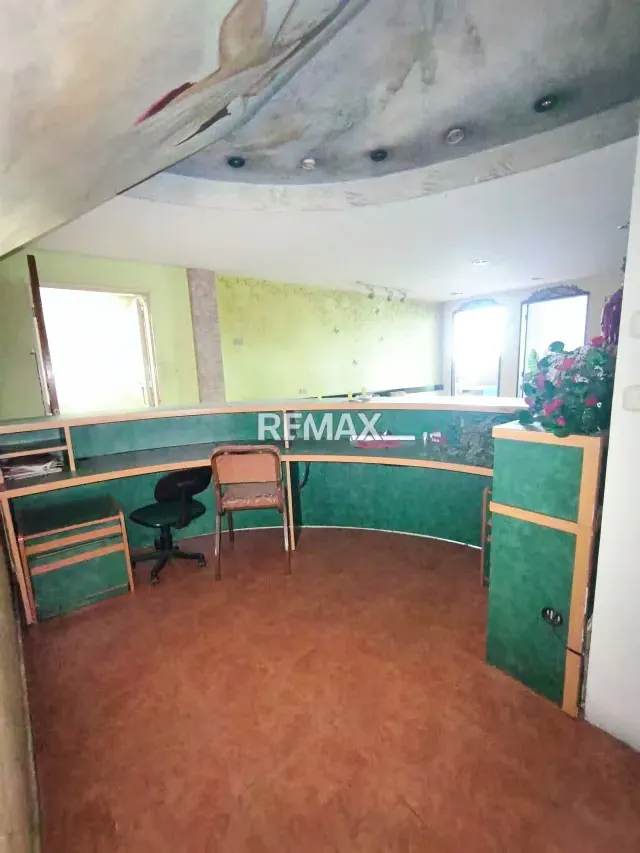 En venta potencial edificio comercial en la calle Páez - 15