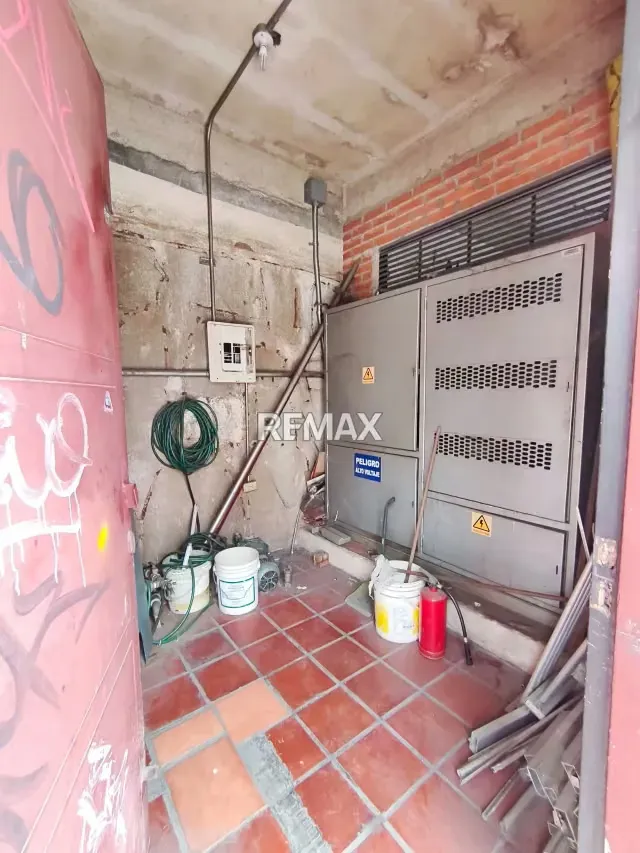 En venta potencial edificio comercial en la calle Páez - 18