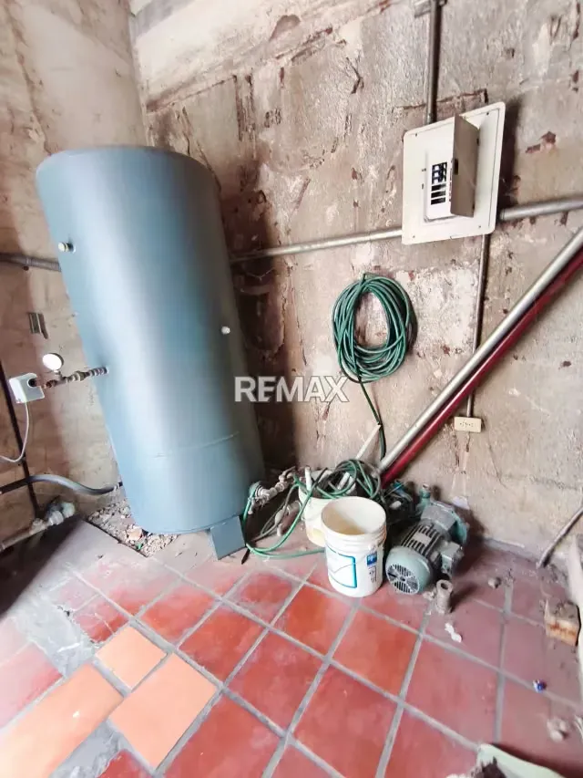 En venta potencial edificio comercial en la calle Páez - 19