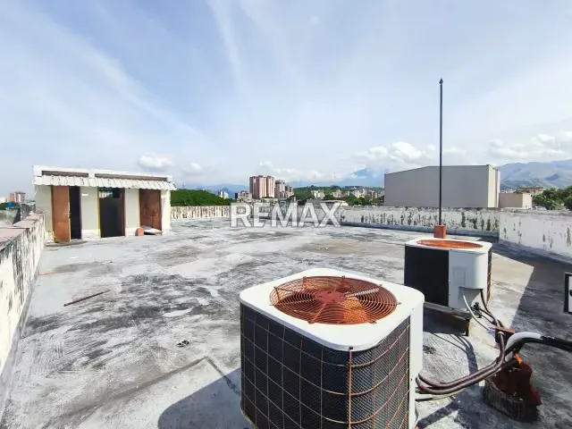 En venta potencial edificio comercial en la calle Páez - 10