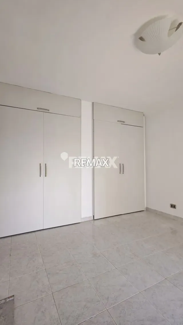 SE ALQUILA APARTAMENTO EN JUANICO - 6