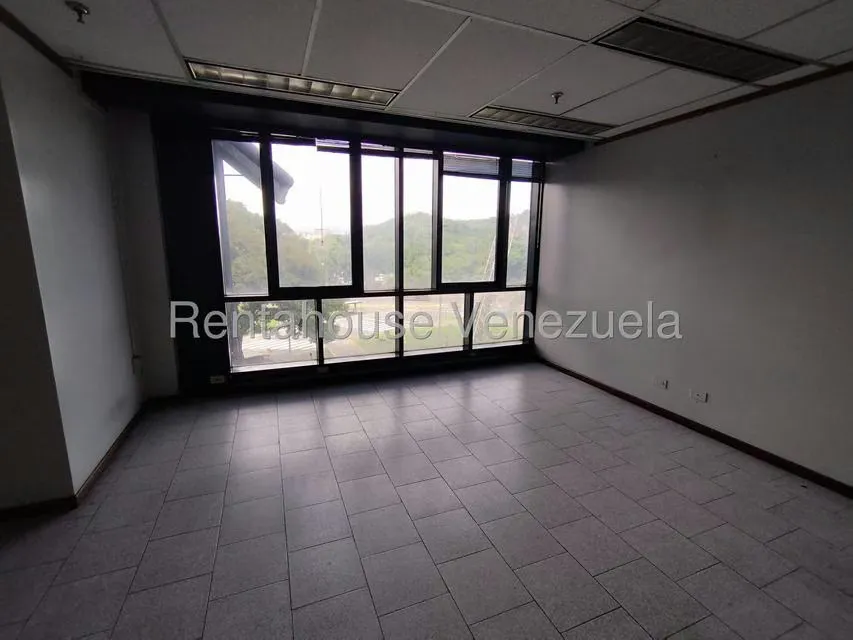 Oficina en Alquiler en Plaza Venezuela, Distrito Metropolitano - 21