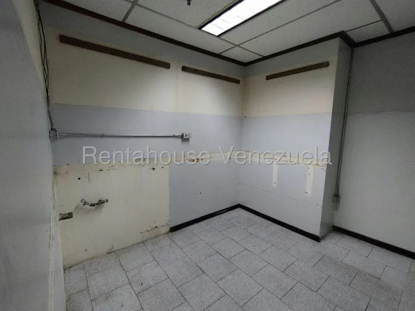 Oficina en Alquiler en Plaza Venezuela, Distrito Metropolitano - 26