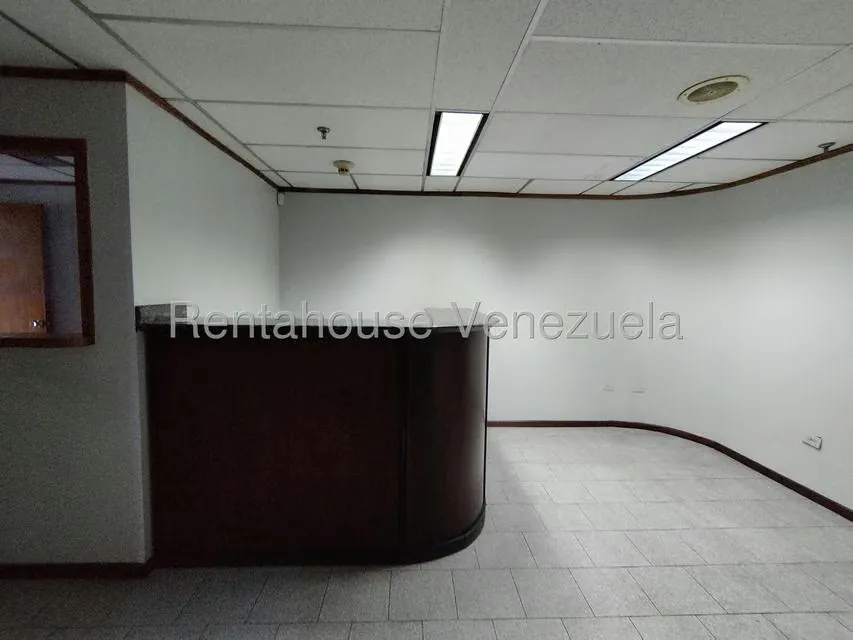 Oficina en Alquiler en Plaza Venezuela, Distrito Metropolitano - 3