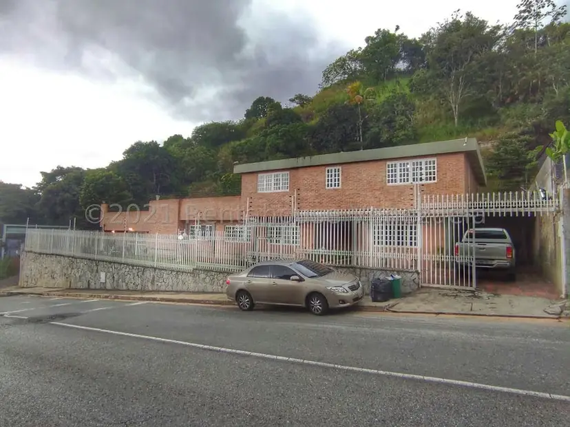 Casa (Duplex) en Venta en Santa Paula, Distrito Metropolitano