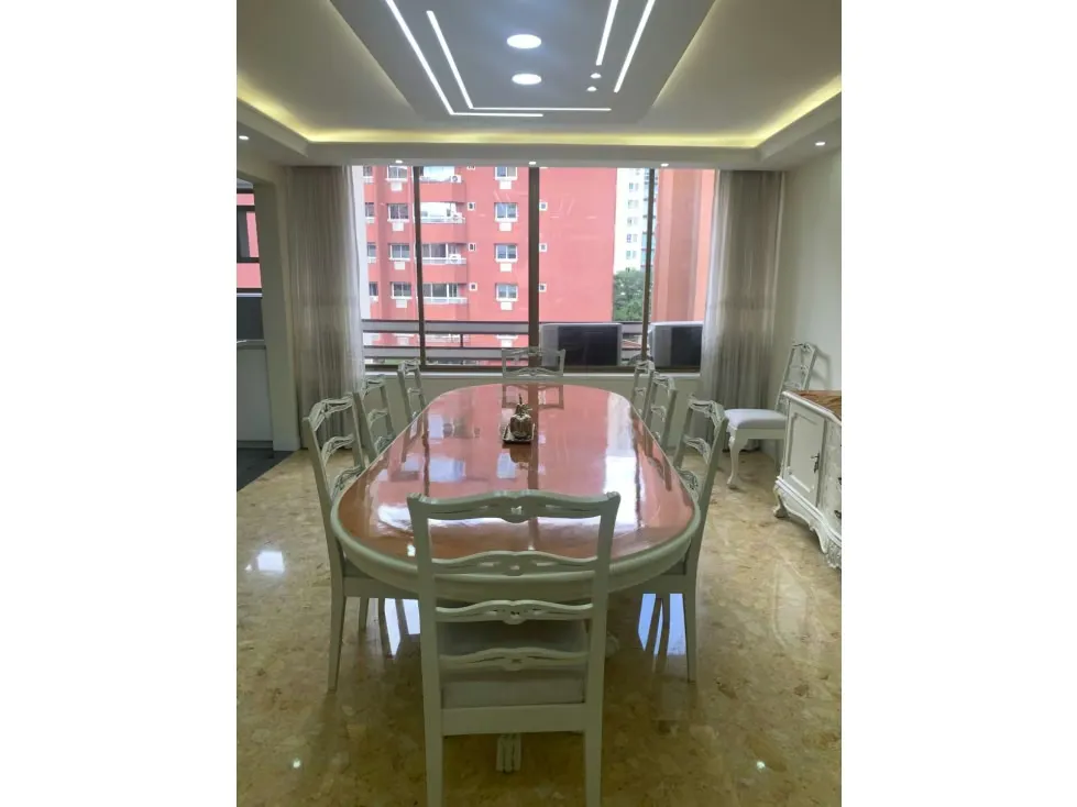 Se alquila apartamento 182m2 El Rosal 0357 - 7