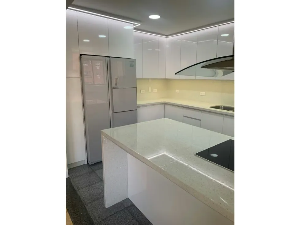 Se alquila apartamento 182m2 El Rosal 0357 - 9