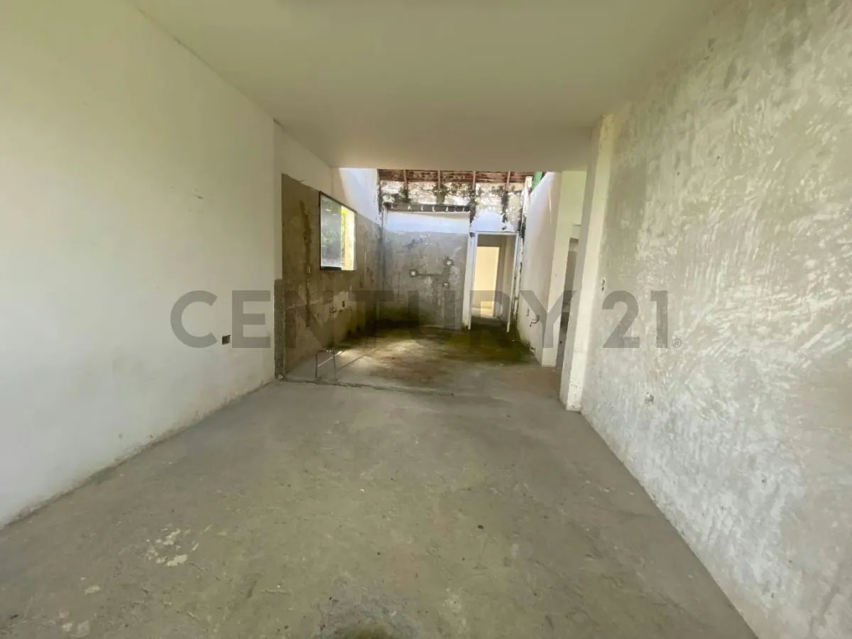Se vende Terreno en Caicaguana, El Hatillo con Casa quinta en obra gris - 14