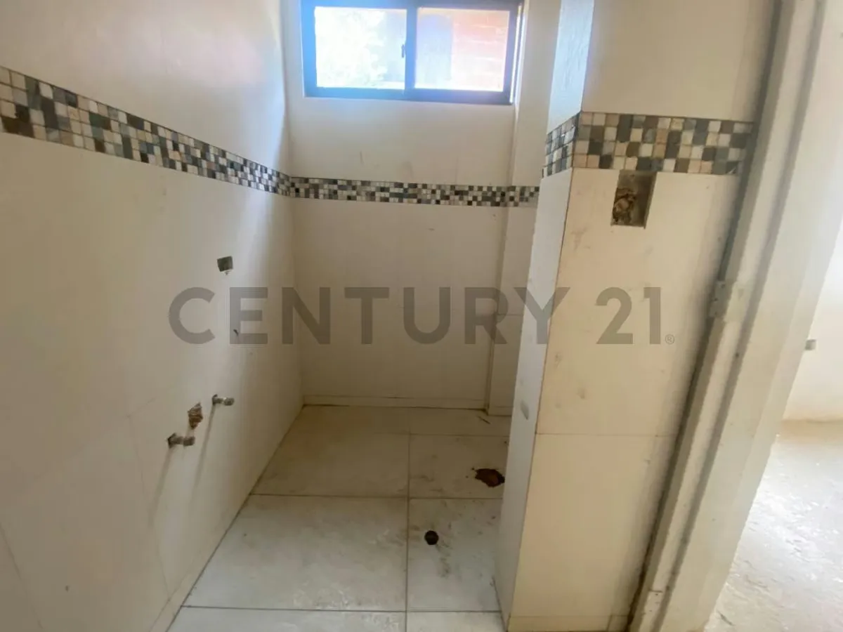 Se vende Terreno en Caicaguana, El Hatillo con Casa quinta en obra gris - 44