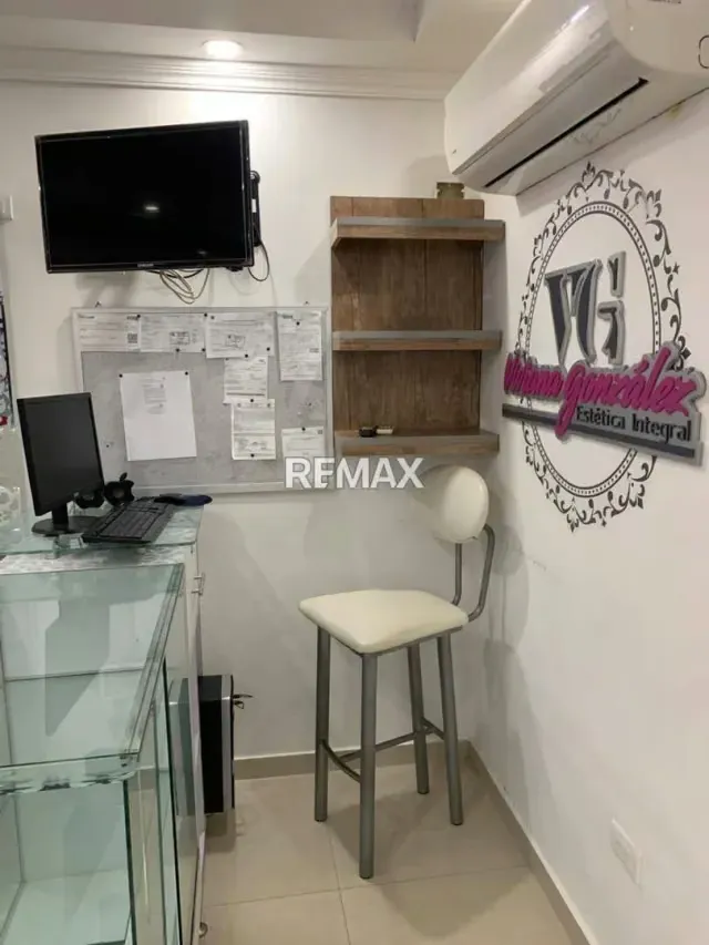Local comercial equipado para Salón de Belleza C.C Monte Bianco - 5