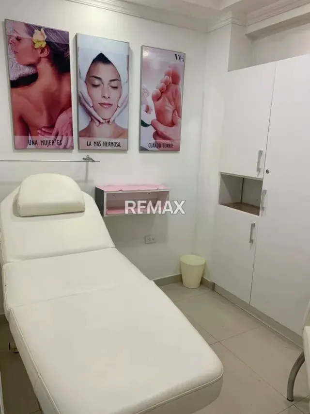 Local comercial equipado para Salón de Belleza C.C Monte Bianco - 6