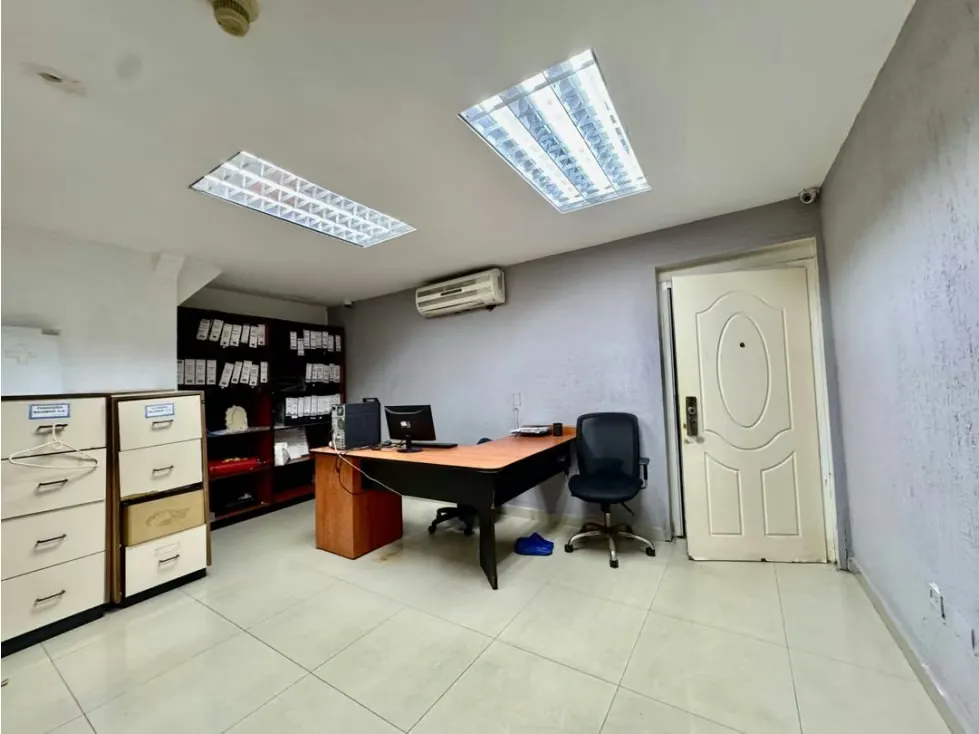 Se vende edificio comercial 1.606m2 La Guaira - 13